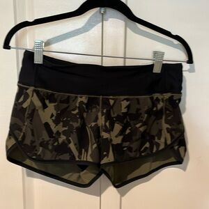 Lulu lemon camo shorts size 4
